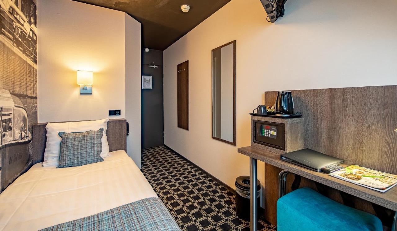 Room 1